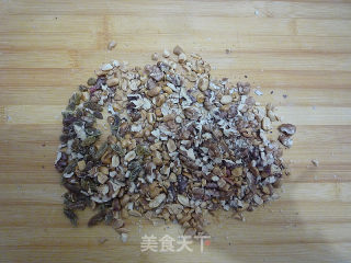 核桃黑芝麻酥糖的做法步骤：2