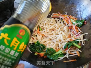 【烟台】家常青菜肉丝炒面的做法步骤：9