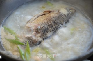 【山西】萝卜丝鲫鱼汤的做法步骤：4
