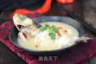 【山西】萝卜丝鲫鱼汤的做法步骤：7