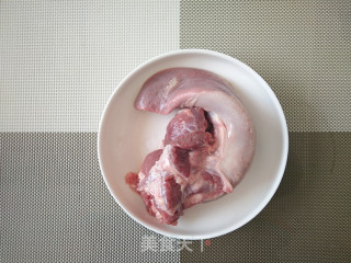 【东北】凉拌猪舌头的做法步骤：1