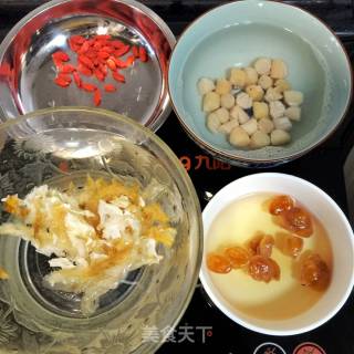 【广东】鱼翅头土鸡汤的做法步骤：2