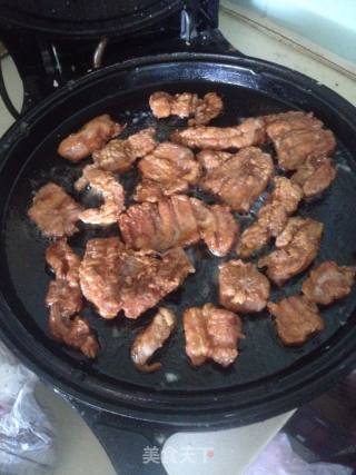 煎五花肉的做法步骤：3