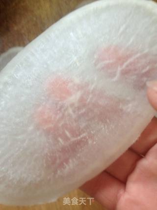 虾仁萝卜卷的做法步骤：1
