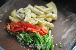 【湖南】香辣油豆腐的做法步骤：1