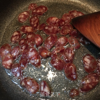 【广东】青椒炒腊肠的做法步骤：3