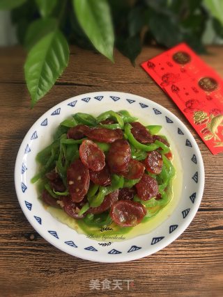 【广东】青椒炒腊肠的做法步骤：8