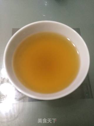 清肺热简单小糖水—胡萝卜竹蔗马蹄水的做法步骤：4