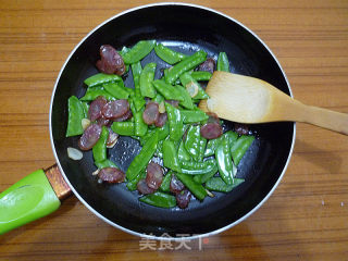 【广东】腊味荷兰豆的做法步骤：9