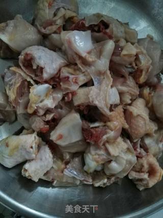 香菇蒸鸡的做法步骤：1
