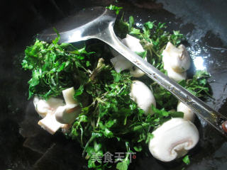 【宁波】蘑菇荠菜煮粉丝的做法步骤：3