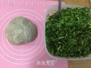 【东北菜】荞麦韭菜盒子的做法步骤：1