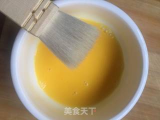 蛋黄酥的做法步骤：11