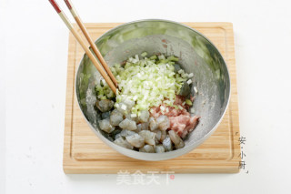 鲜虾韭黄春卷的做法步骤：4
