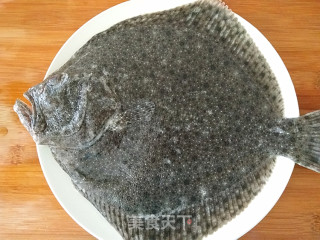 【湖南】剁椒蒸多宝鱼的做法步骤：1