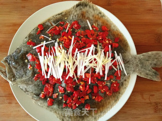 【湖南】剁椒蒸多宝鱼的做法步骤：4