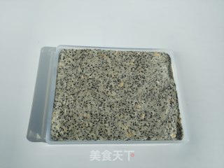 【台湾】手工黑芝麻花生牛轧糖的做法步骤：6