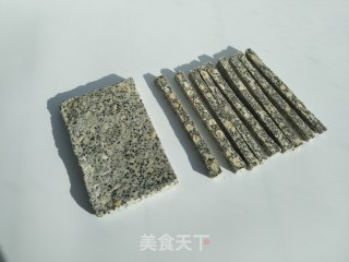 【台湾】手工黑芝麻花生牛轧糖的做法步骤：7