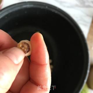 【山东】银耳莲子汤的做法步骤：2
