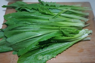 【北京】蒜茸油麦菜的做法步骤：1