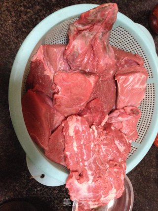 【湖南】美味肉类简单做——卤牛肉的做法步骤：1