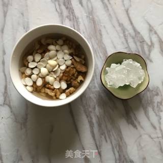 【山东】核桃杏仁露的做法步骤：1
