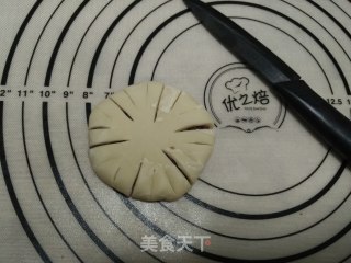【浙江】豆沙馅葵花酥的做法步骤：12