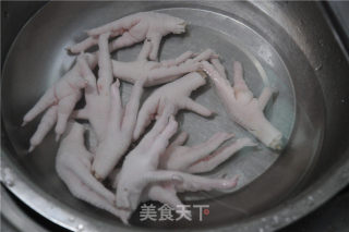 【湖南】豉汁蒸凤爪的做法步骤：1