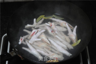 【湖南】豉汁蒸凤爪的做法步骤：4