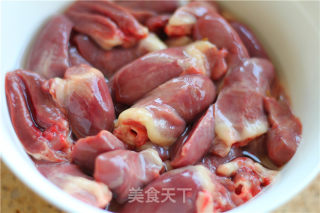 上海【孜然鸭心】的做法步骤：1