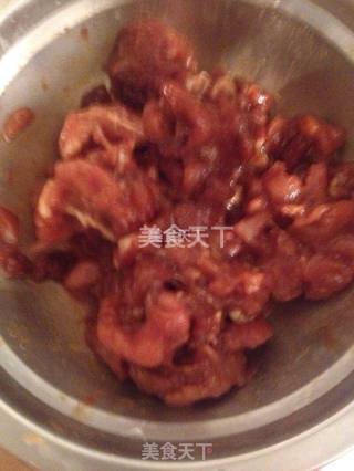 金针菇炒肉丝的做法步骤：1