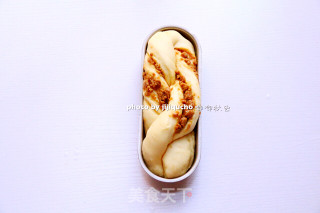 红糖花生酱辫子面包的做法步骤：11