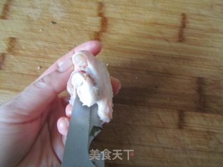 【湖北】宏图展翅（酿鸡翅）的做法步骤：1