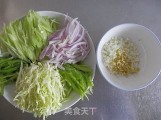 【开封】特色小吃－蛋卷炒面的做法步骤：4