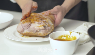 烹饪泰斗改良版－汤烧肘子的做法步骤：1