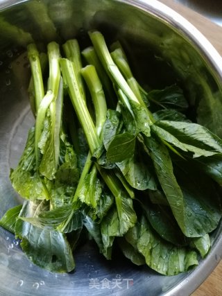 【广东】白灼菜心的做法步骤：1