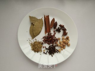 【内蒙古】五香酱牛肉的做法步骤：1