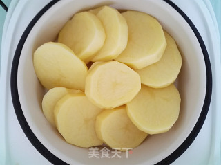 【东北】凤尾虾球的做法步骤：1