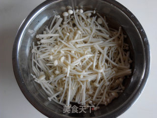 【东北】凉拌金针菇的做法步骤：4