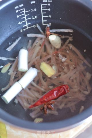 【山西】肉皮冻的做法步骤：4