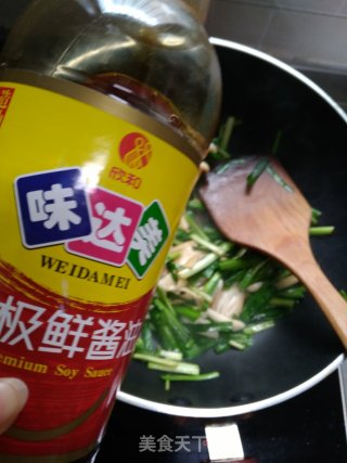 【山东】韭菜炒蟹棒的做法步骤：7