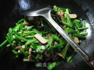 【宁波】韭菜里脊肉炒鸡蛋干的做法步骤：6