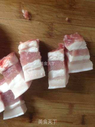 野生鸡枞菌炖肉的做法步骤：2