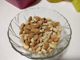 【天津】花生杏仁牛轧糖的做法步骤：2