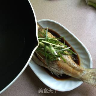 【深圳】清蒸鲈鱼的做法步骤：6
