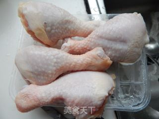 【广东】酸辣白轧鸡腿的做法步骤：1