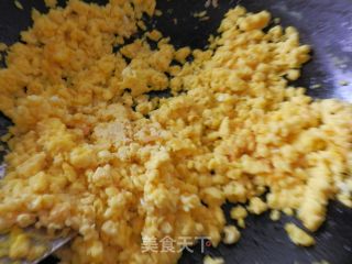 【开封】鸡蛋芹菜包的做法步骤：2