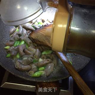 【浙江】蒜炒猪小肠的做法步骤：6