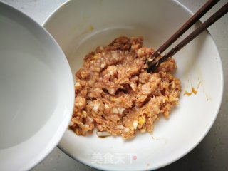 【烟台】猪肉洋葱馅饼的做法步骤：4