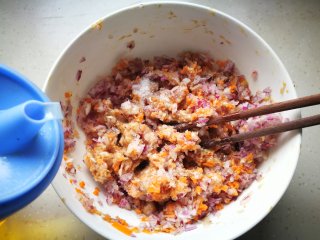 【烟台】猪肉洋葱馅饼的做法步骤：6